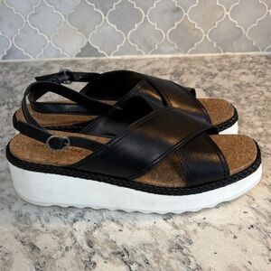 Lucky Brand
Women's Pebina Crossband Platform Wedge Sandals